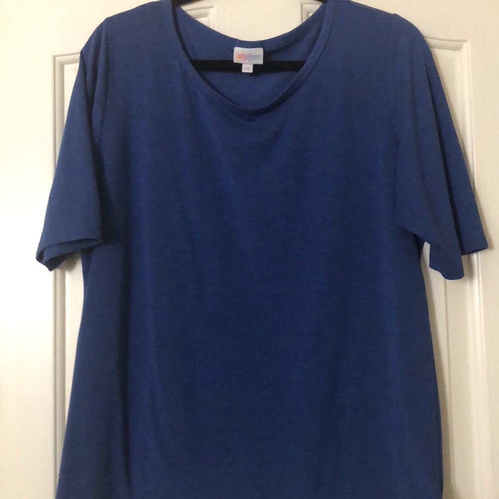 LuLaRoe GiGi top